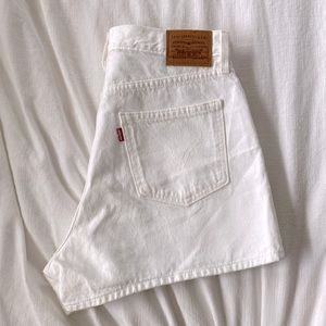 Levi’s white denim shorts